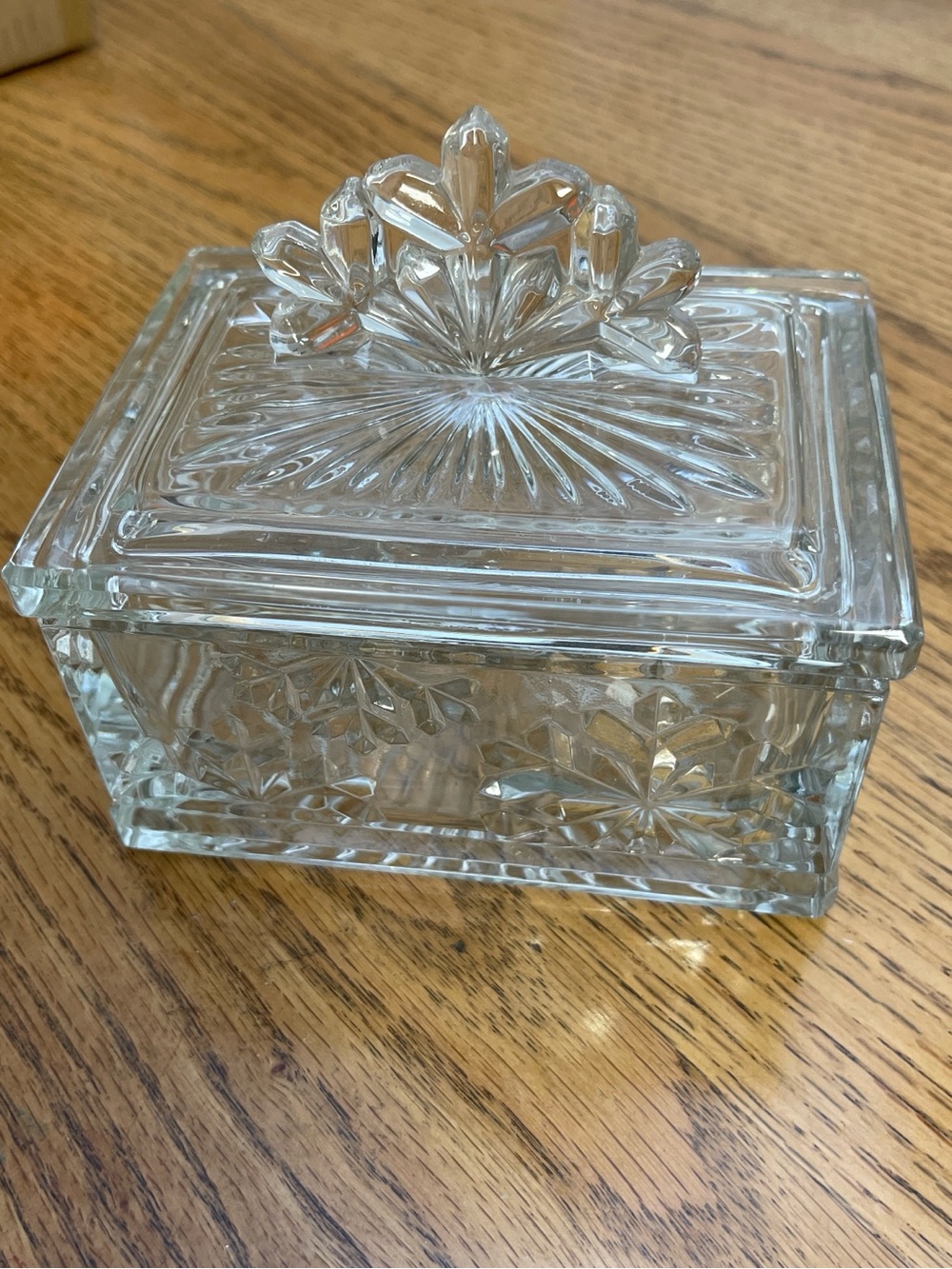 Vintage Clear Pressed Glass Trinket Box Snowflake Starburst Lidded Dish